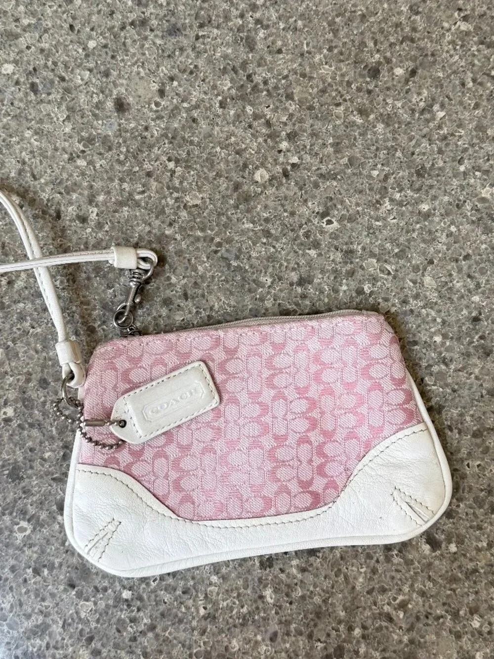 COACH WRISTLET PINK w/ White Leather Wallet - EXCELLENT CONDITION 6.5